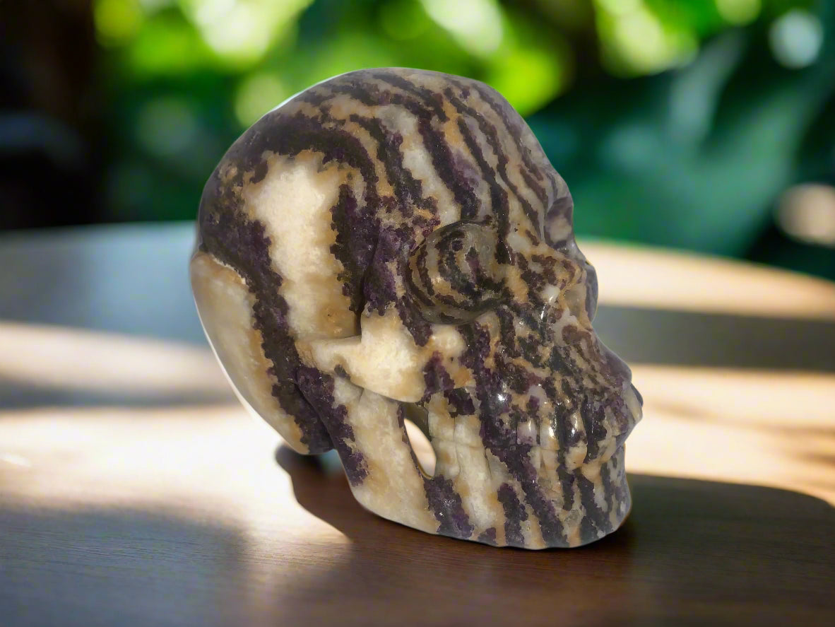 Cráneo de ágata de uva y calcedonia de 5,2"