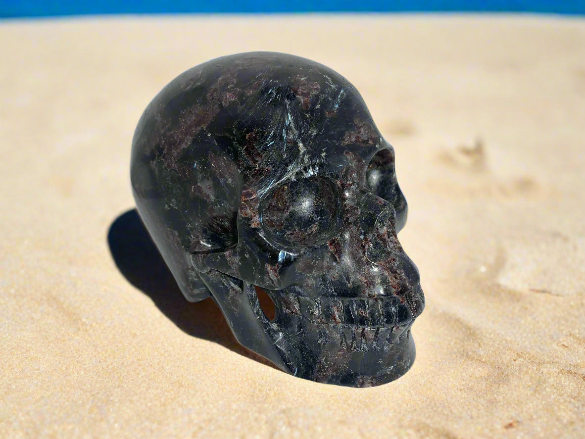 5.4" Arfvedsonite Skull