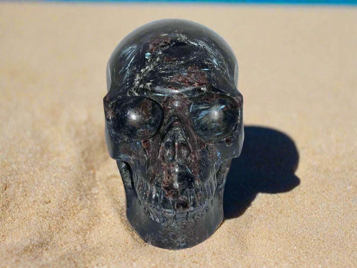 5.4" Arfvedsonite Skull