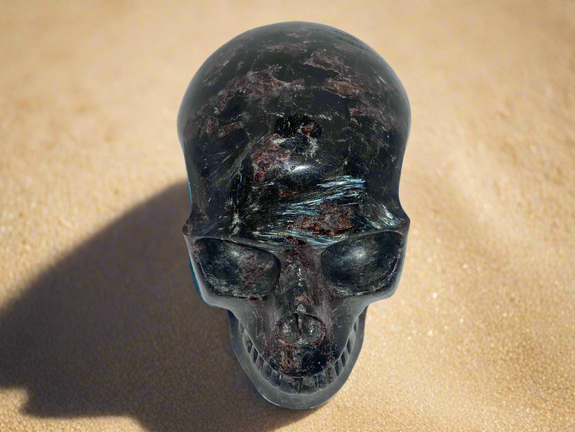 5.4" Arfvedsonite Skull