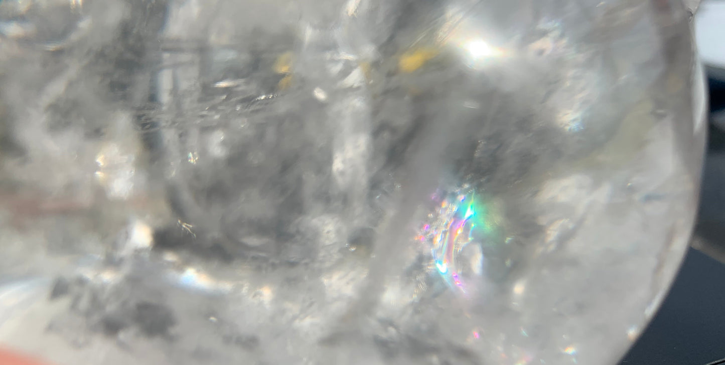Cráneo de cuarzo del Himalaya de 4,6" con arcoíris