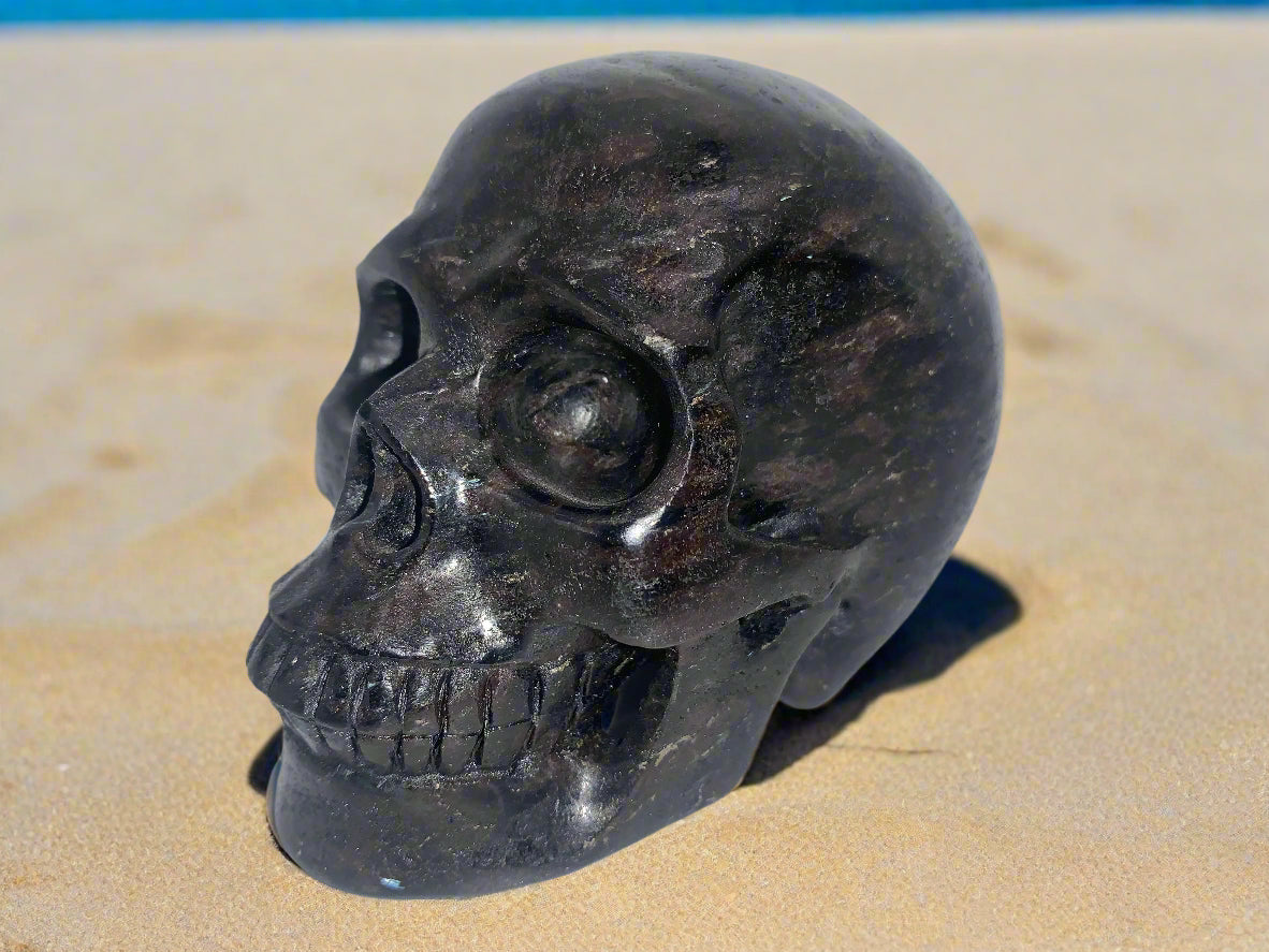 4.3" Arfvedsonite Skull