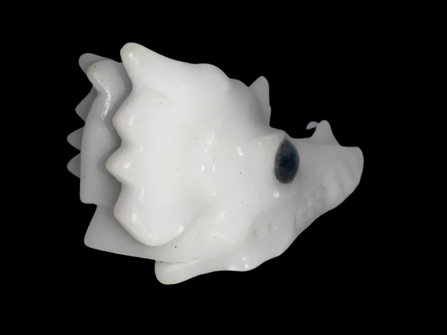 Cráneo de dragón de jade blanco de 5,5" con ojos de labradorita