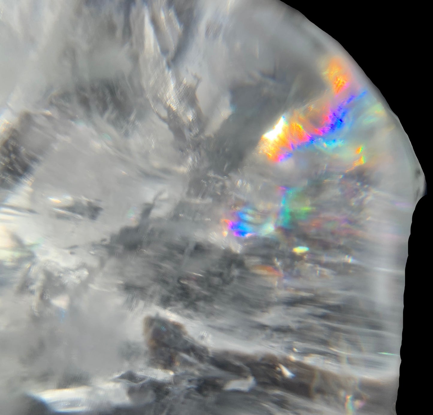 Cráneo de cuarzo del Himalaya de 4,6" con arcoíris