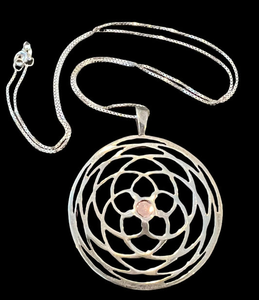 Colgante con patrón de Venus en oro Ka