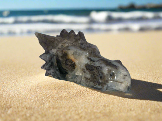Dragón de esfalrita de 4,4" con geodas