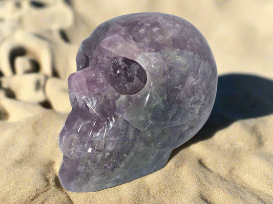 Calavera de fluorita arcoíris de 6" con arcoíris