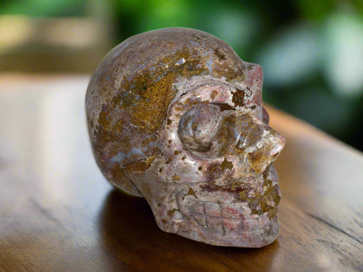 Cráneo de jaspe oceánico de 4,4"