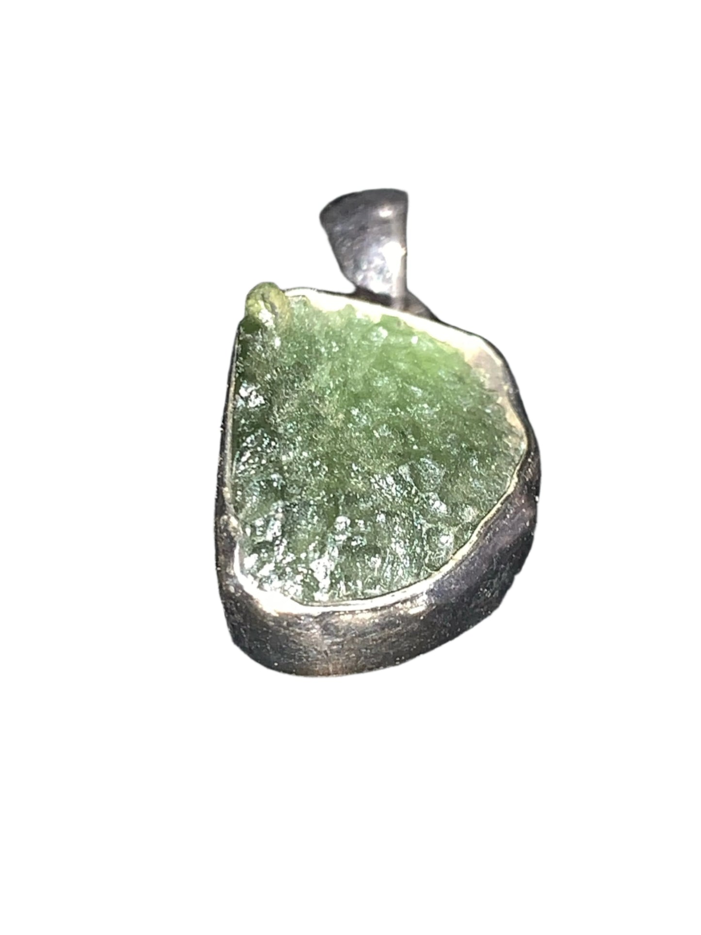 Colgante de moldavita en plata de ley