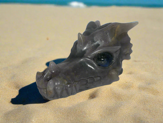 Dragón de cuarzo gris de 4,4" con ojos de labradorita