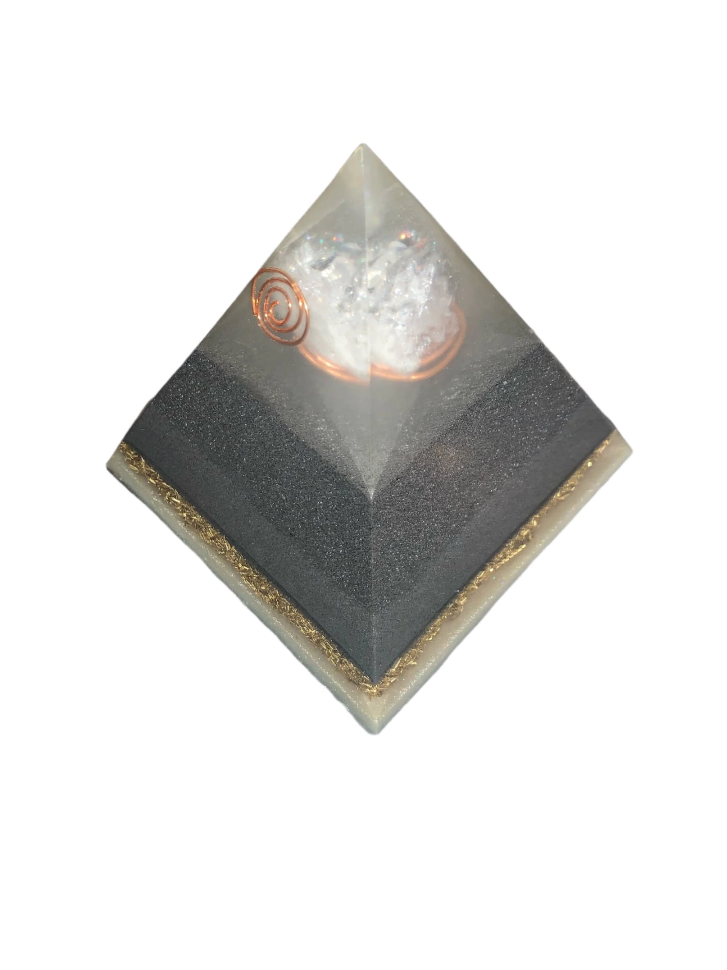 Pirámide de orgonita de gran tamaño
