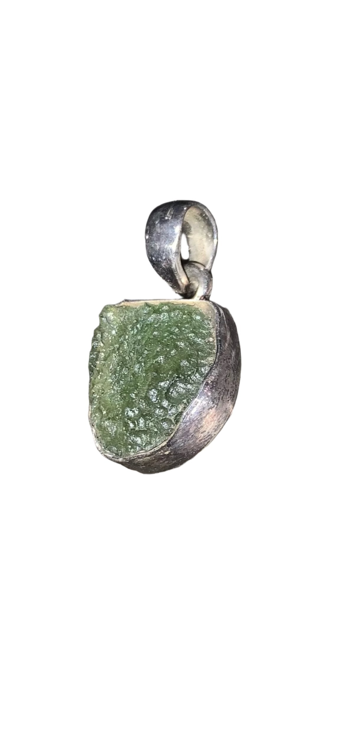 Colgante de moldavita en plata de ley