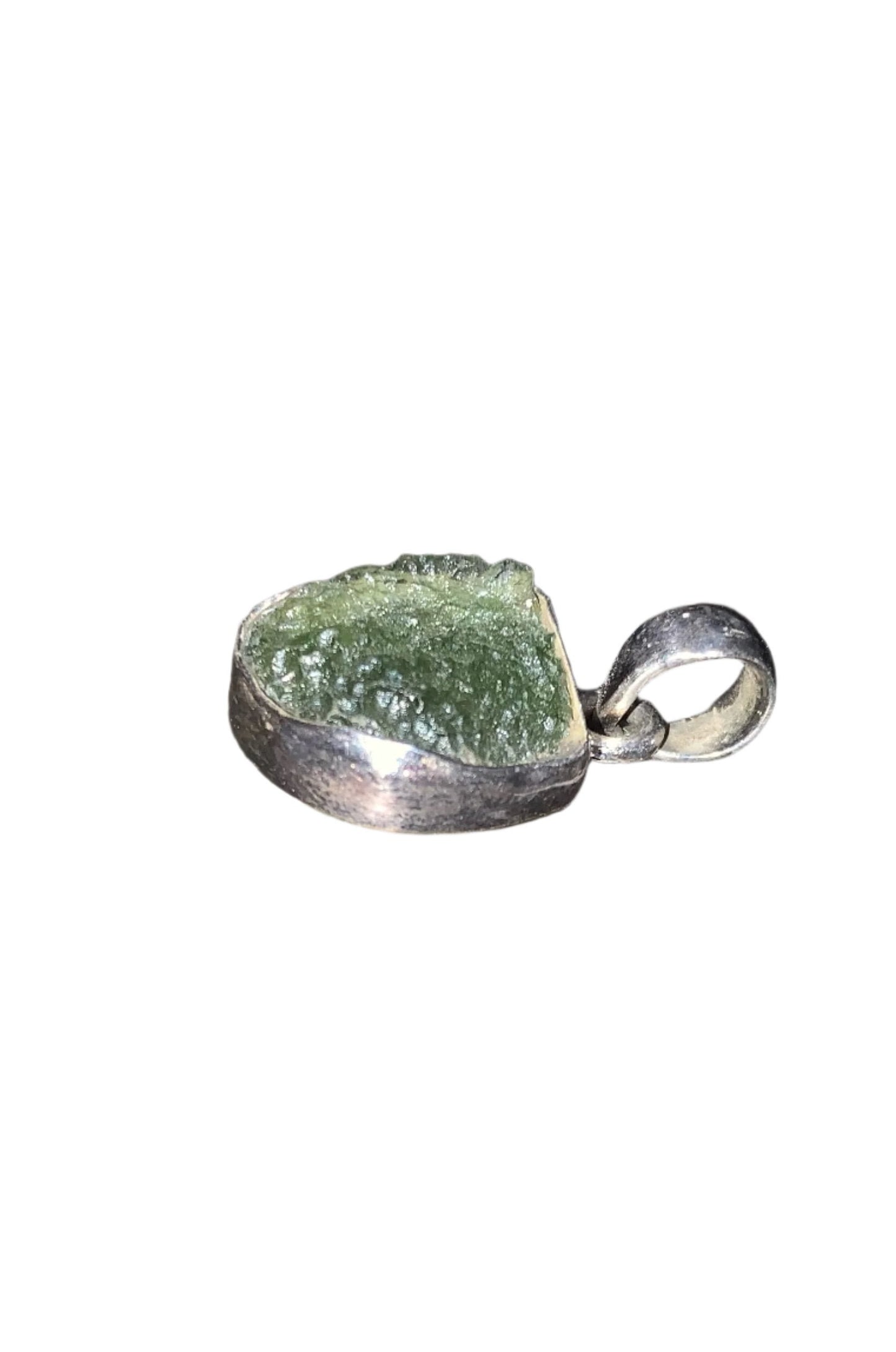 Colgante de moldavita en plata de ley